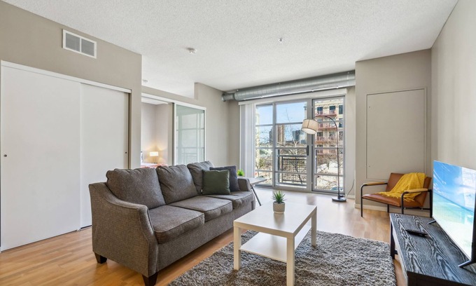 Mill District Apartment | CozySuites Mill District with pool, gym #11