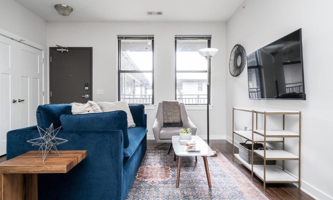 Music Row Apartment | CozySuites MusicRow Elegant 1BR with free parking 36