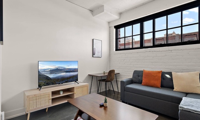 Warehouse District Apartment | CozySuites NLG - Modern studio condo #27