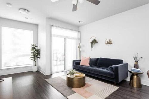 Indianapolis Apartment | CozySuites Nora 3BR near Fashion Mall