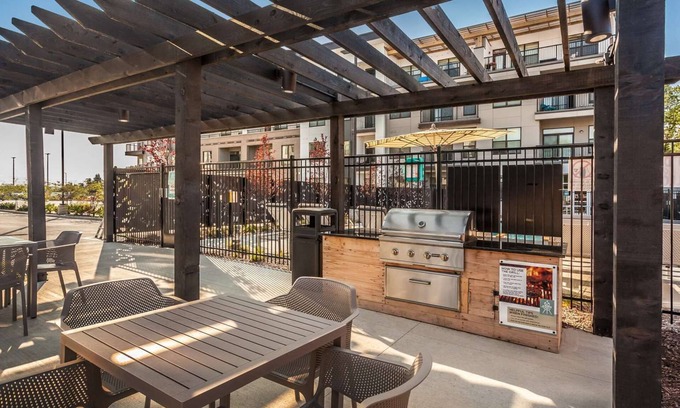 Indianapolis Apartment | CozySuites Nora 3BR near Fashion Mall
