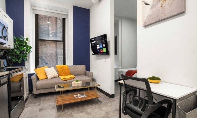 Cultural District Apartment | CozySuites Stunning 1BR in Downtown Pitts #6