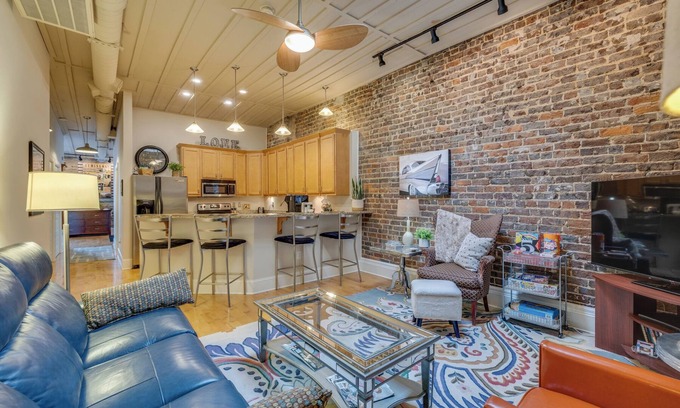 Bristol Apartment | CozyUrbanLoft-Unwind,HardRockCasino,Music