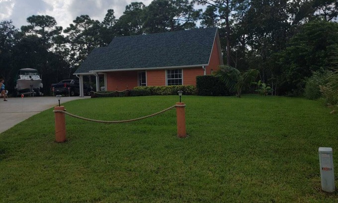 Vero Beach House | Cozzi cottage paradise with private entrance