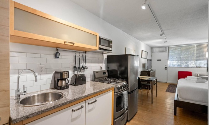 Brookwood Apartment | (CPE) Safe + Quiet Studio w/Comfortable Bed