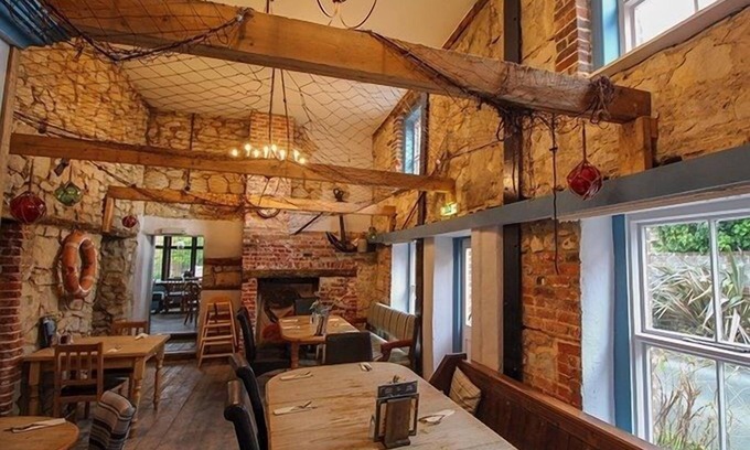 Bembridge House | Crab and Lobster Inn