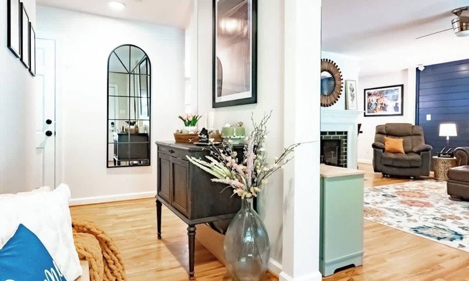 Northwest Raleigh House | Crabtree Valley Retreat - Lenovo Center, RDU, UNC Rex
