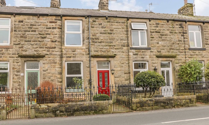 Embsay Cottage | CRAG VIEW COTTAGE, pet friendly, character holiday cottage in Embsay
