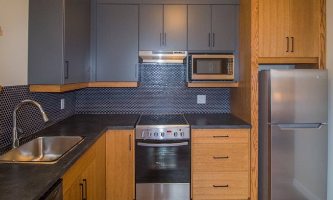 Regional District of Nanaimo Hotel | Cranberry Arms Inn