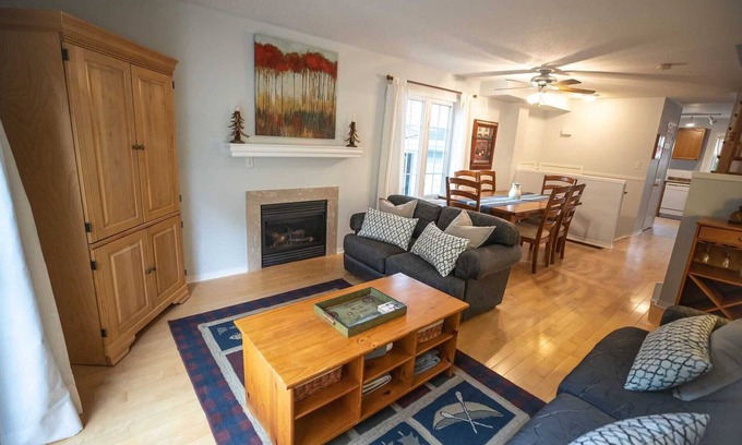 Collingwood House | Cranbrook at Royalton Lane