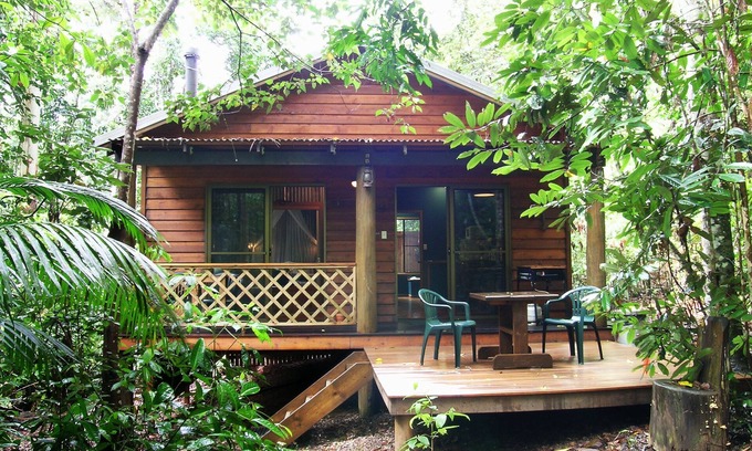 Lake Eacham Cottage | Crater Lakes Rainforest Cottages