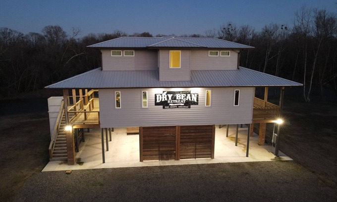 Nashville Cabin | Crater of Diamonds, Murfreesboro, Lake Greeson, Riverfront Cabin, Trout Fishing