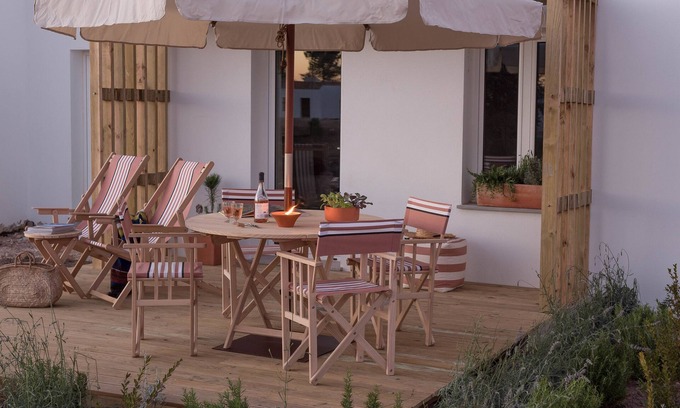 Baiona House | Craveiral Farmhouse by Belong