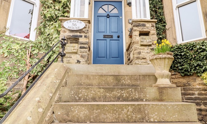 Skipton Cottage | CRAVEN HOUSE, pet friendly, character holiday cottage in Skipton