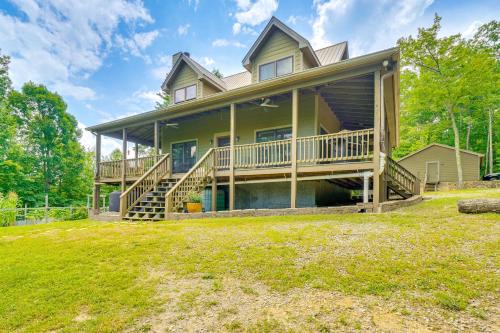 Muddy Pond House | Crawford Cottage with Fireplace and Mountain Views!