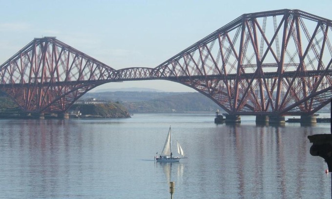 South Queensferry Apartment | Crawsteps
