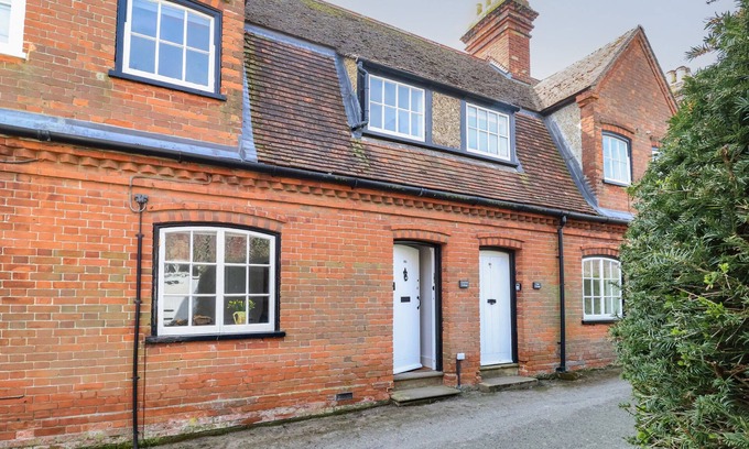 Orford Cottage | CRAYFISH COTTAGE, pet friendly, character holiday cottage in Orford