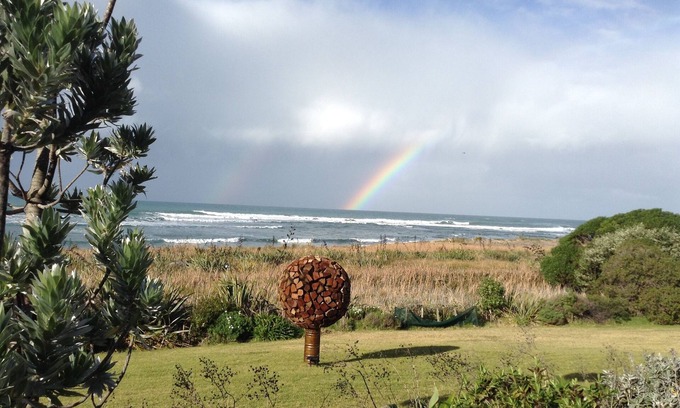 Riversdale Cottage | Craypot Cottage - Getaway from town or city. Beachfront cottage.