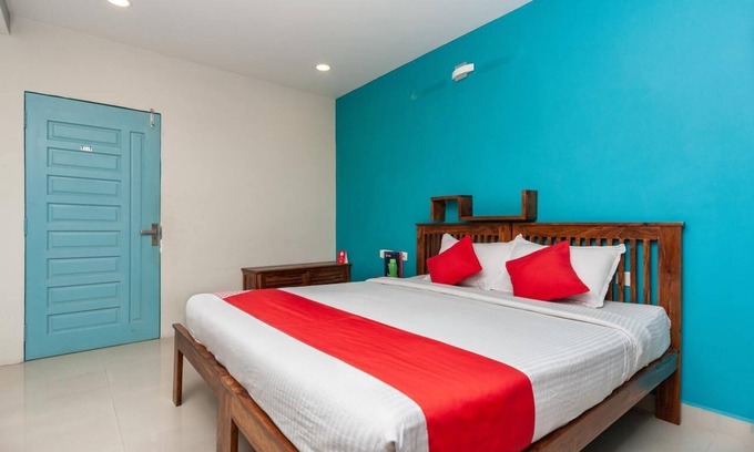 Perungudi Hotel | Crazy Homes stay-Kandanchavadi,Chennai