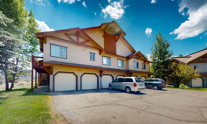 Edwards Condo | Crazy Horse Hideaway | Charming condo with a washer/dryer plus pool & hot tub
