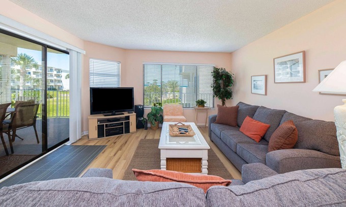 Butler Beach Condo | CRC 3201 - Retro Condo with Ocean View