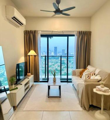 Bandar Tun Razak Apartment | Creamy KL View - Majestic Maxim near UCSI, KL, MRT #康乐夜市