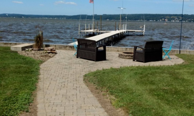 Ashville House | Create your family memories at our nautical lakeside home!