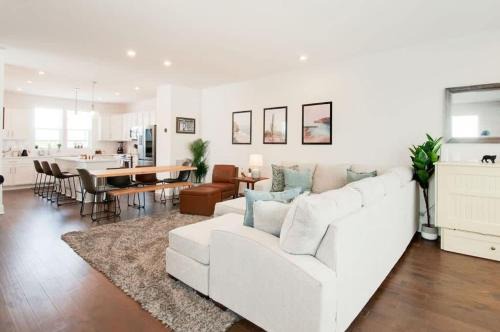 Madison House | Creative Oasis Minutes to Broadway Rooftop Deck