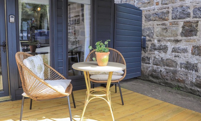Stornoway Cottage | CREED CABIN, pet friendly, character holiday cottage in Stornoway