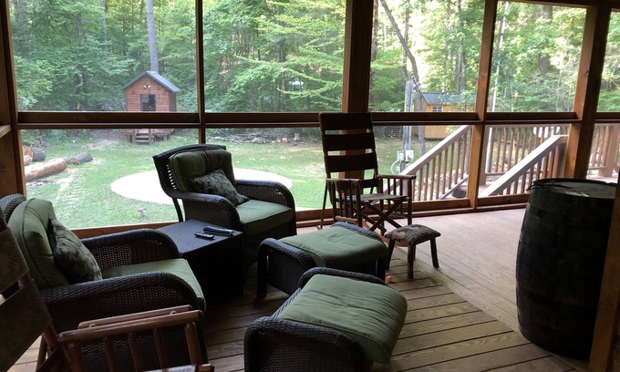 Greeneville Cabin | Creek Front luxury Cabin