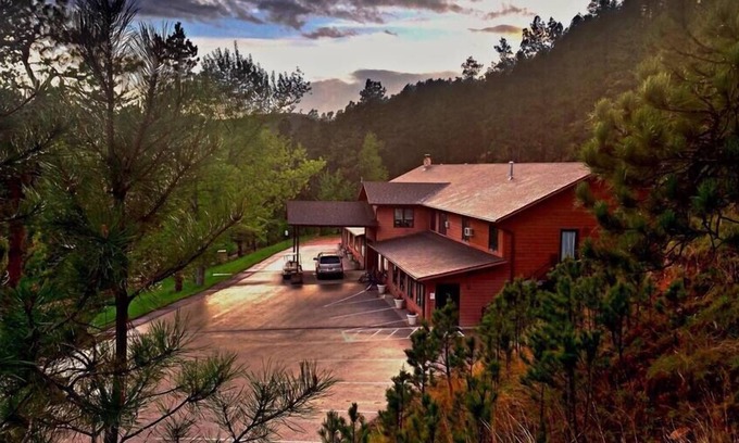 Hermosa House | Creek View Lodge #9