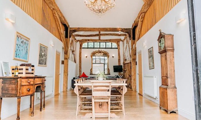 Burnham-on-Crouch Hotel | Creeksea Place Barns