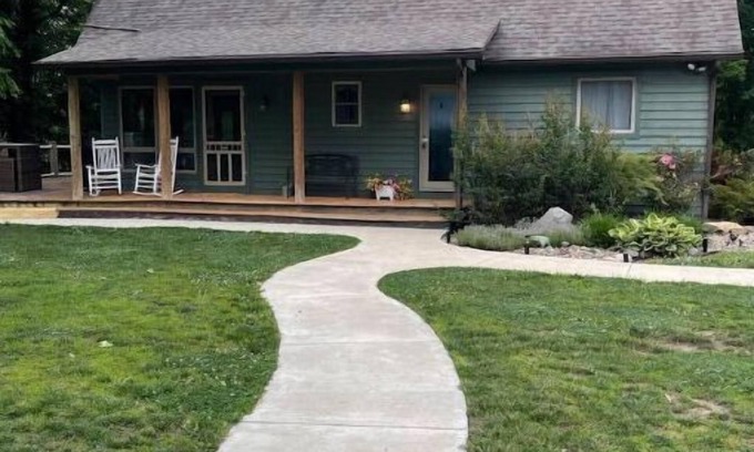Gallipolis Ferry House | Creekside a piece of heaven