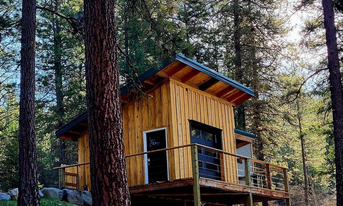 Rice Cabin | CreekSide Cabin - Secluded 1 bedroom Cabin built with Nature in mind