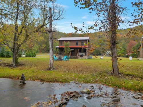 Cosby Ski Chalet | Creekside Cabin