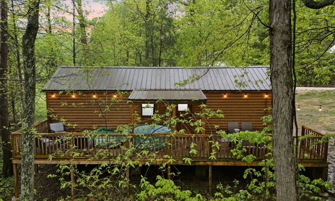 Stanton Cabin | CREEKSIDE CABIN