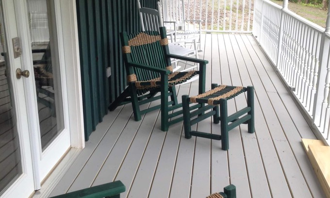 Germantown Cabin | CREEKSIDE CABIN w/EXTRAS
