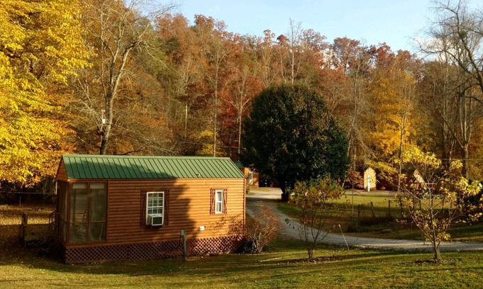Bryson City Cabin | Creekside Cabins - Mountain Laurel