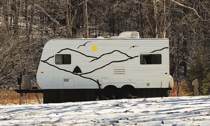 Dailey House | Creekside Camper/Mountain Hiking/National Forest!