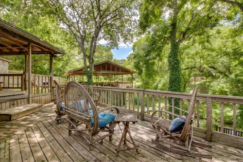 New Braunfels House | Creekside Casita