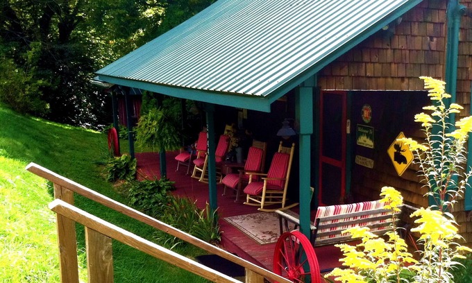 Glenville Cabin | Creekside Cedar Cabin-Hot Tub, King Bed, Rustic'n Romantic