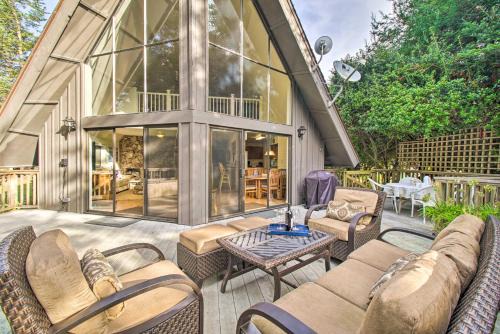 Manchester House | Creekside Chalet with Hidden Spa and Private Beach!