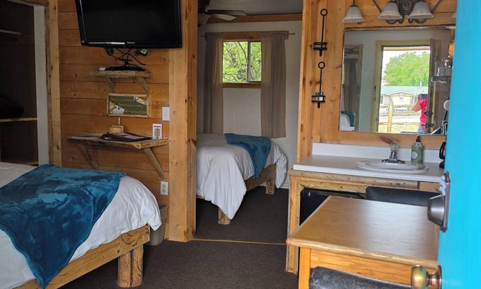 Cedaredge Cabin | Creekside Comfort: King & Queen Beds, Kitchenette at the Cedaredge Lodge