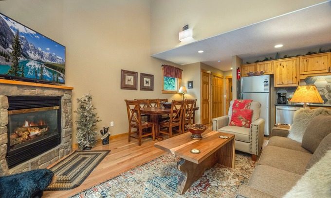 Fall River Estates Condo | Creekside Condos C (HT)