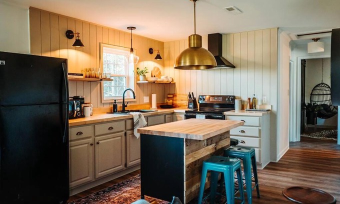 Haywood House | Creekside Cottage