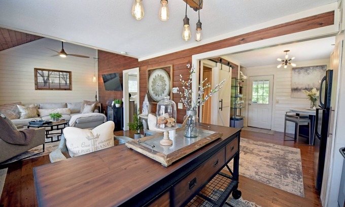 Blairsville House | Creekside Cottages : Sneffles Mountain Luxury in Town