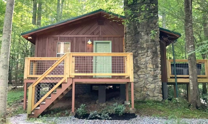 Cosby Cabin | Creekside Couple's Retreat at Cool Waters