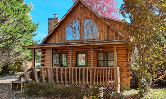 Hiawassee Cabin | Creekside Duck Cabin - Creek Front- Fire Pit