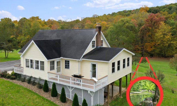 Berkeley Springs House | Creekside Fun | Dog-friendly, Games & Fire Pit