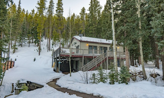 Shadow Mountain House | Creekside Getaway in Evergreen